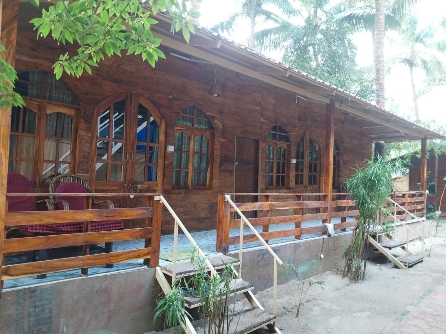 Bed and Breakfast Fernandes Bar And Restaurant Канкон Экстерьер фото